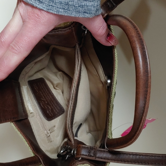 Relic 🆕 Small Crossbody Handbag - Picture 16 of 16